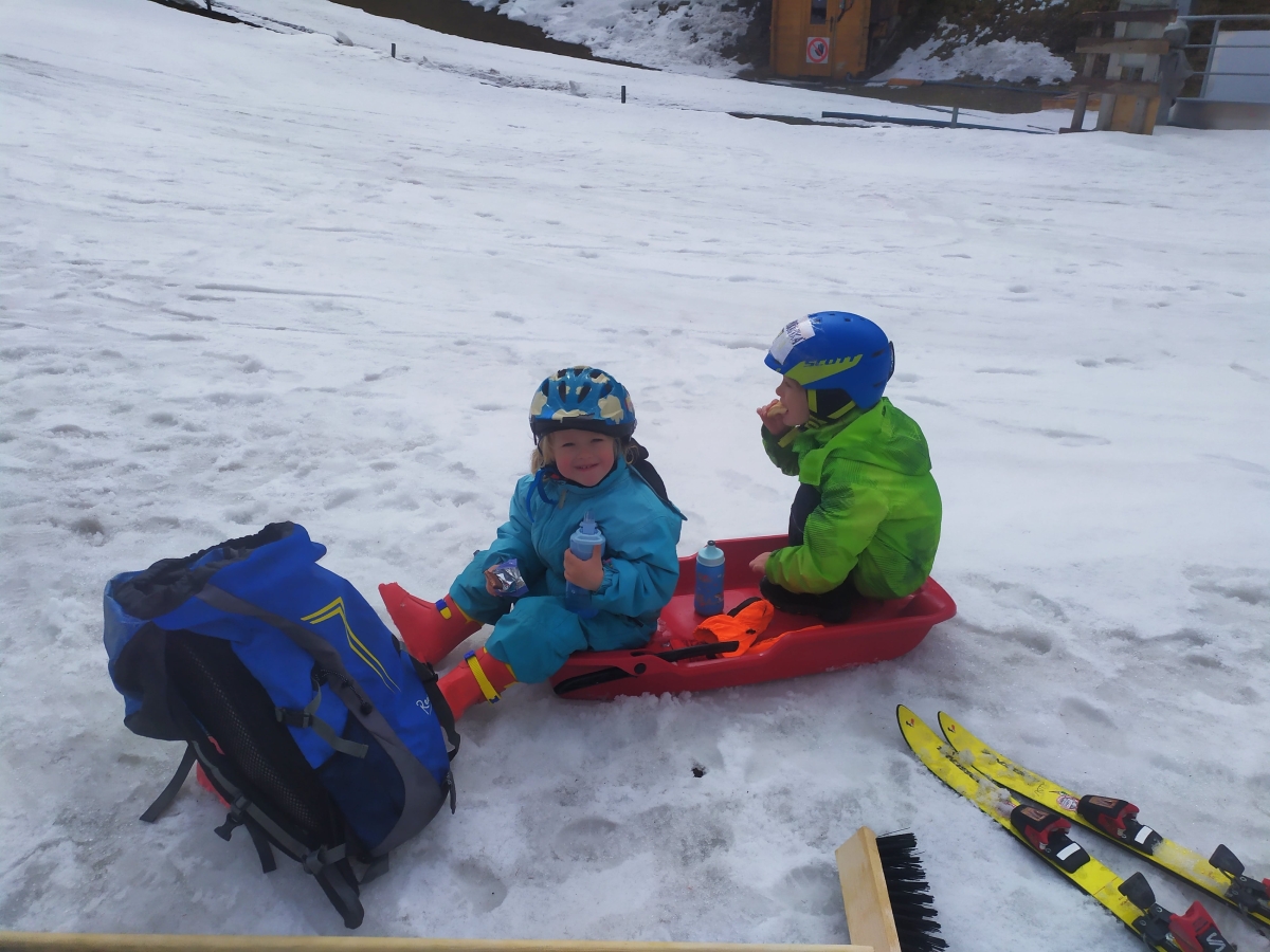 učit děti lyžovat